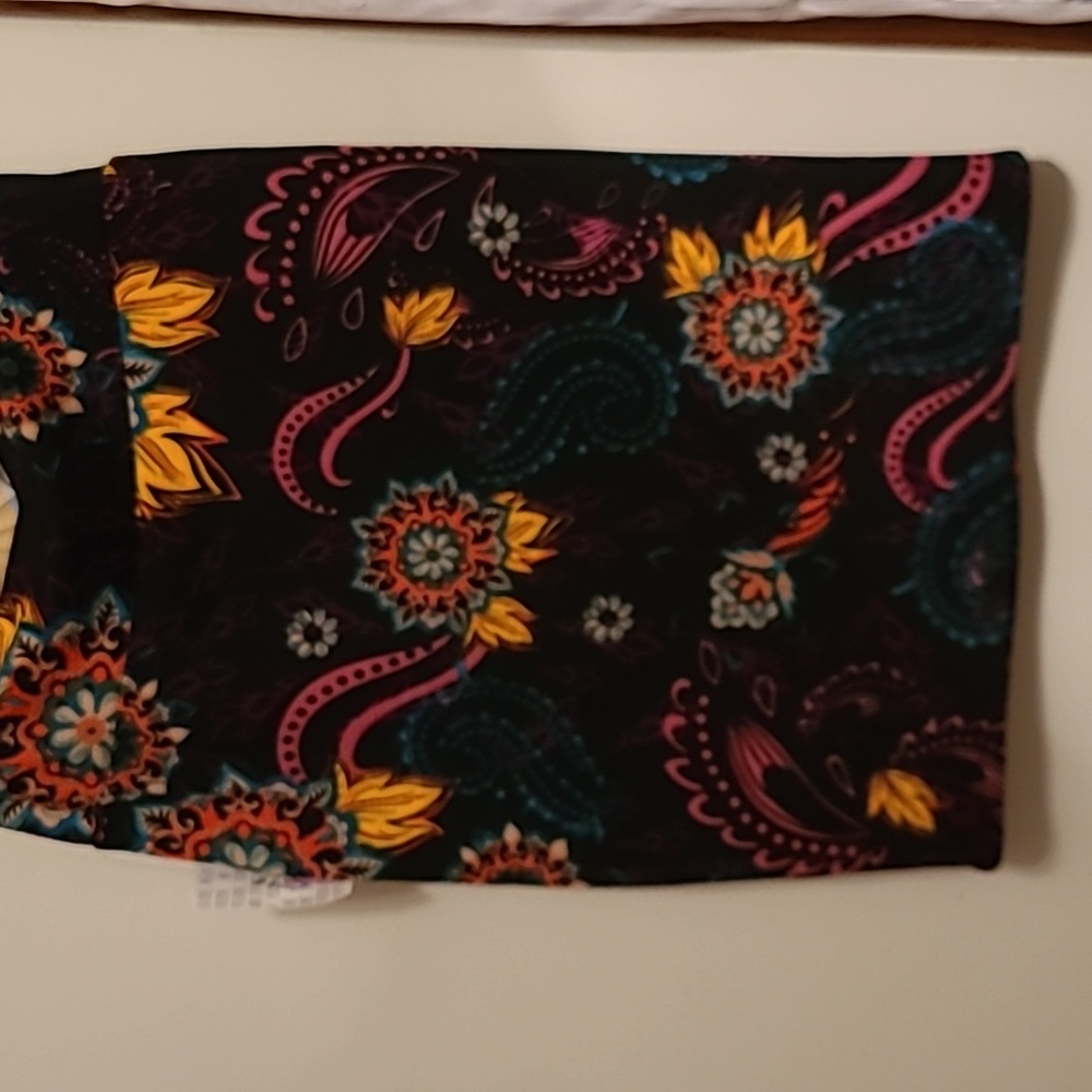 Lularoe skirt. Size medium. Multi-colored